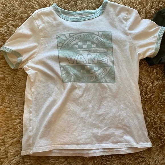 Vans, the green and crème shirts are small the white and green one is medium - Picture 2 of 8